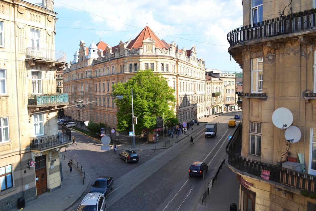 Wanted Hostel Lviv Ngoại thất bức ảnh