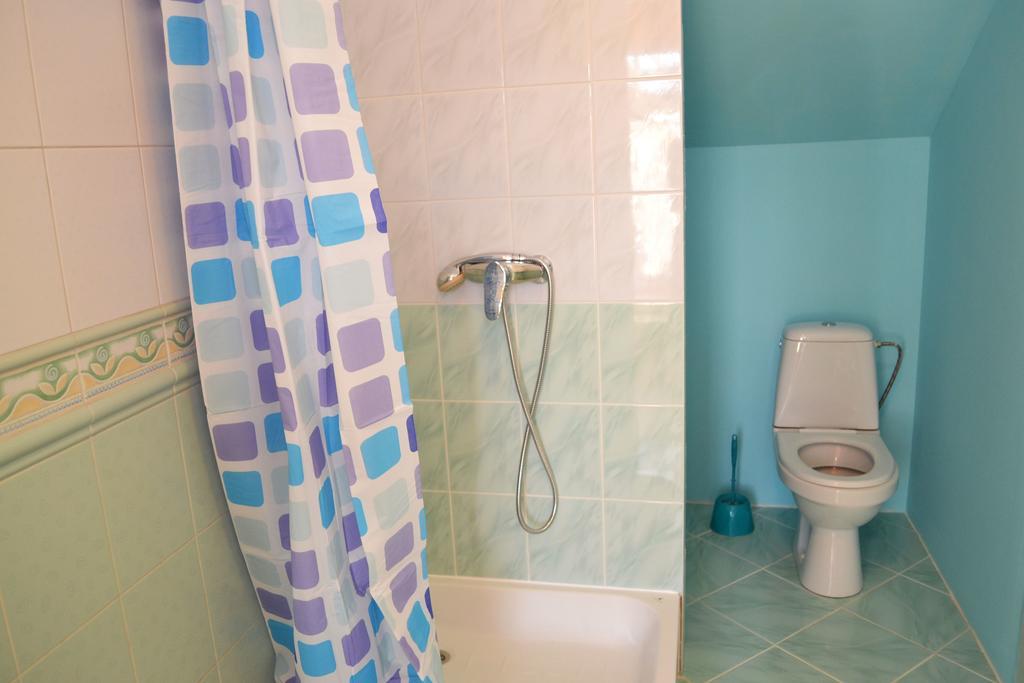 Wanted Hostel Lviv Ngoại thất bức ảnh