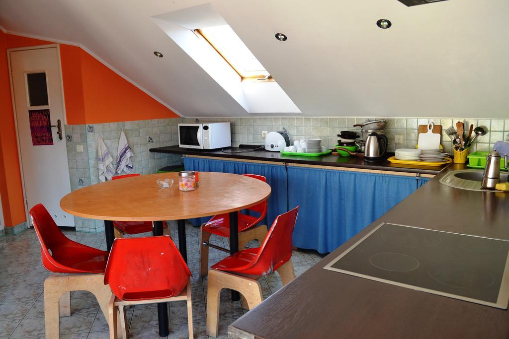 Wanted Hostel Lviv Ngoại thất bức ảnh