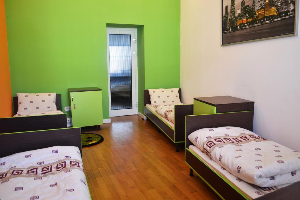 Wanted Hostel Lviv Ngoại thất bức ảnh