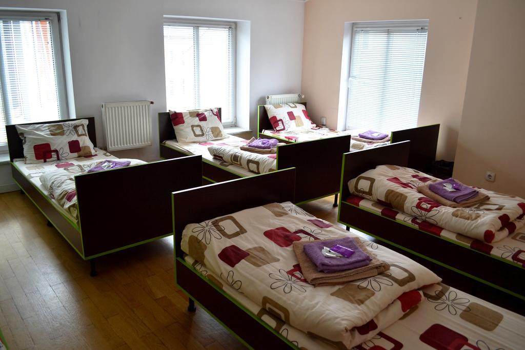Wanted Hostel Lviv Ngoại thất bức ảnh