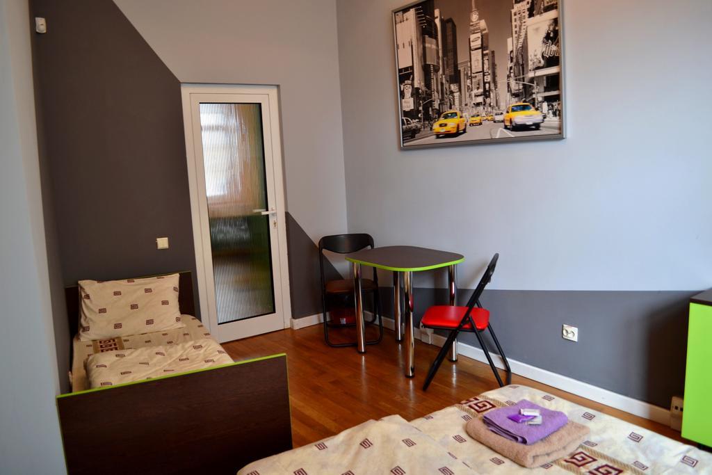 Wanted Hostel Lviv Ngoại thất bức ảnh