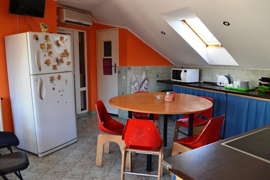 Wanted Hostel Lviv Ngoại thất bức ảnh